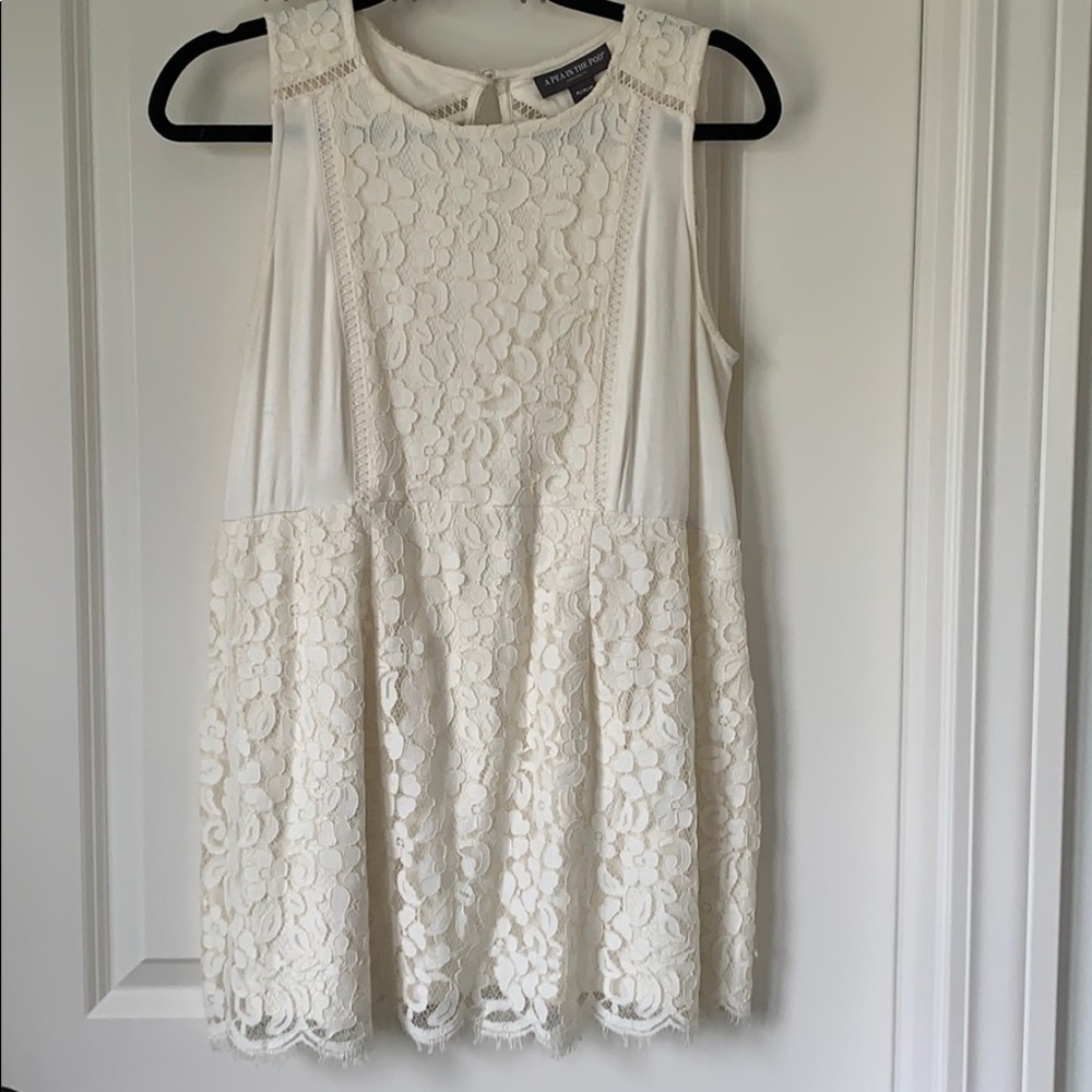 A Pea in the Pod | Lace Peplum Maternity Top